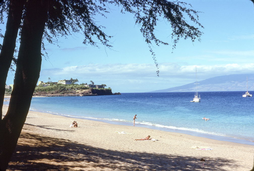 1977 Hawaii Maui beach scene